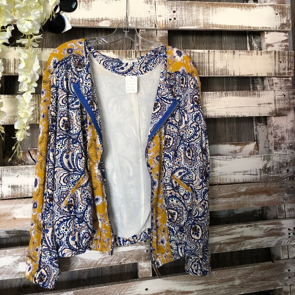 Jacket - Picture 3 of 4